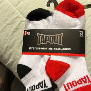 Tap out 6 pair athletic ankle socks size 9-11 boys